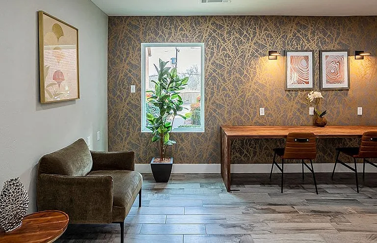 Brooksfield Apartments — Photo 13