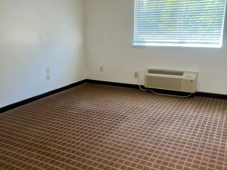 Stafford Commons — Photo 20