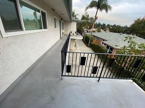 3rd image of 5817 Greenleaf Ave APT A