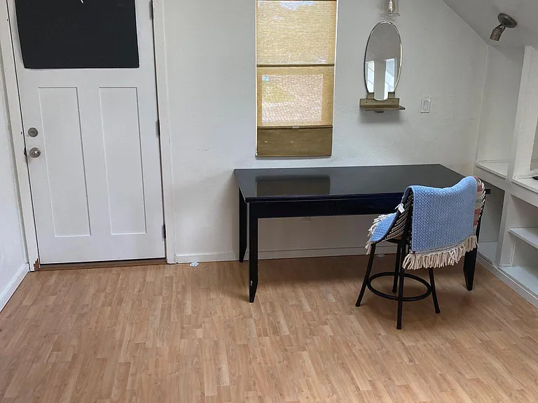 1202 S Oakland Ave — Photo 6