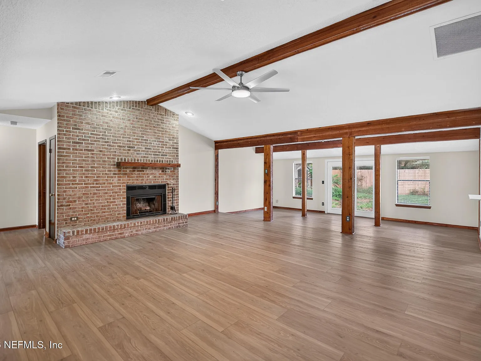 3 bed, 2.0 bath, 2025 sqft, $2,500 — Photo 4