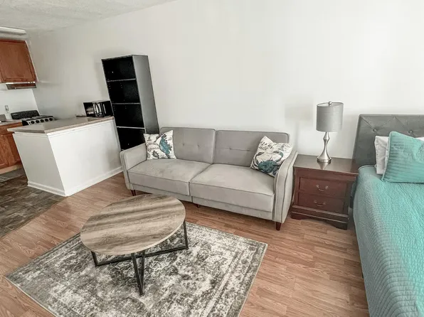 Garland Studio Apartments, 115 Shell Ave, Fort Walton Beach, FL 32548