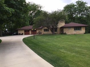 21 Maple Heights Dr, Estherville, IA 51334
