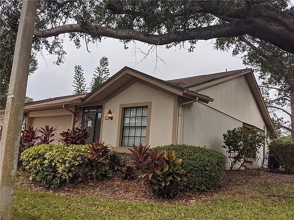 2nd image of 3912 Shoreside Cir