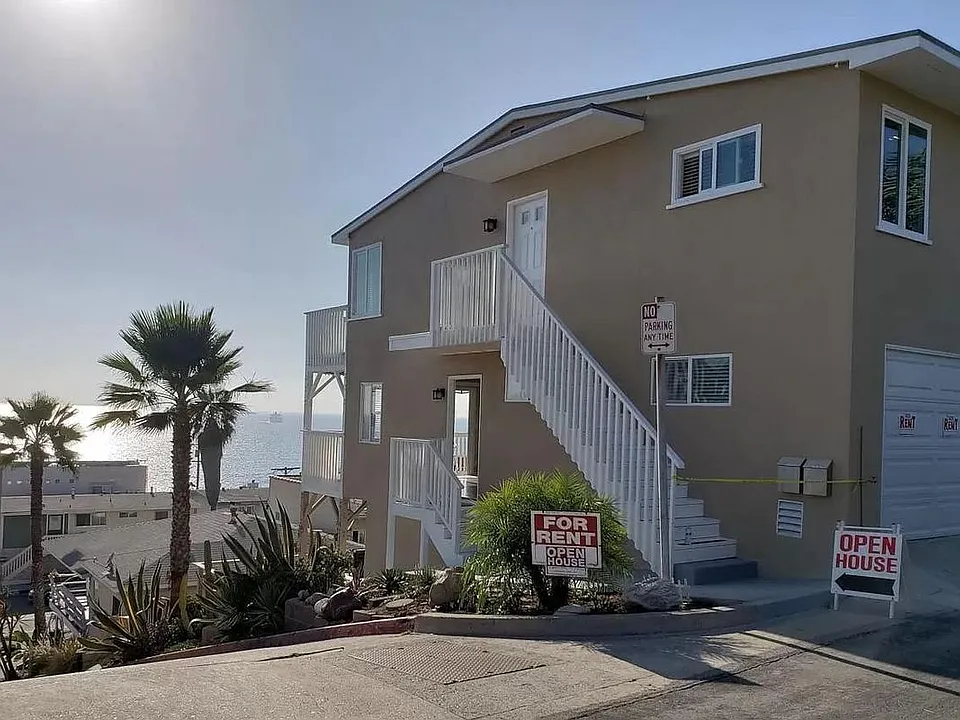 4201 Crest Dr