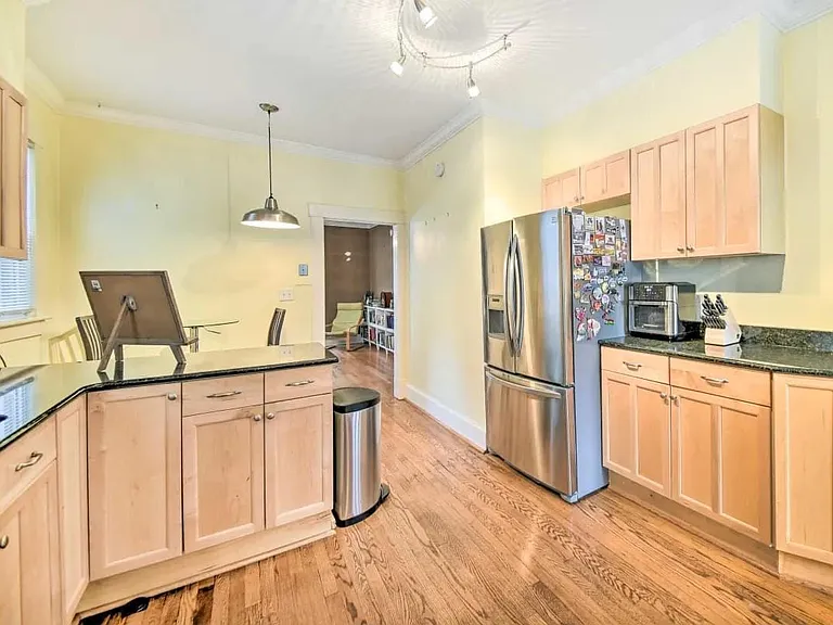 930 Gates Ave #1 — Photo 10
