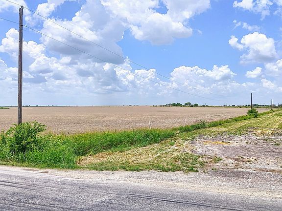 4th image of Fm 902 & Wall St
