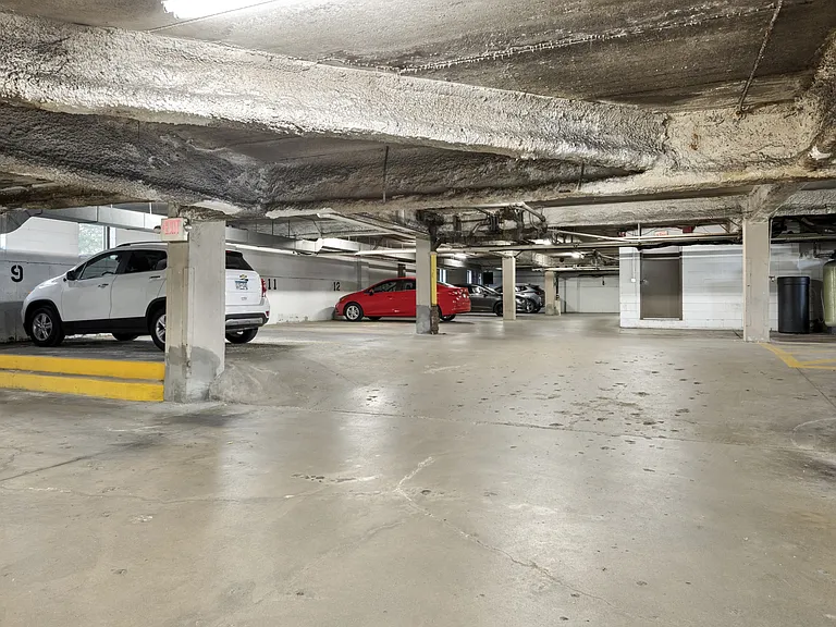 Park Towers — Photo 24