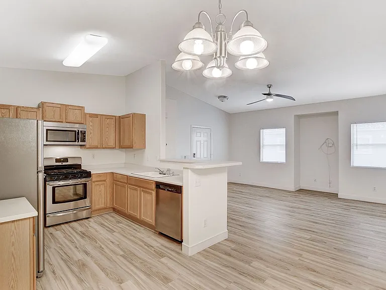 2052 Quarry Ridge St #201 — Photo 7