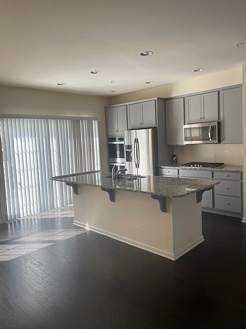 1st image of 112 Graystone Dr