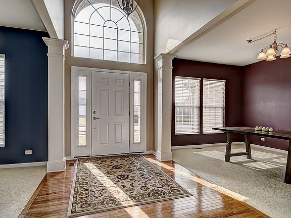 2nd image of 2402 Emerald Ln