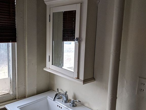4th image of 1382 S 1st St APT 1