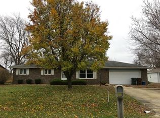 6202 Warren St, Saint Anne, IL 60964