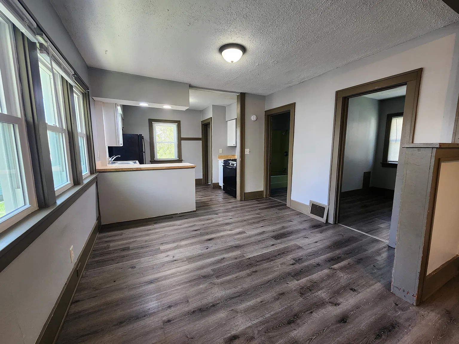 526 Kirkwood Avenue - 1 — Photo 3