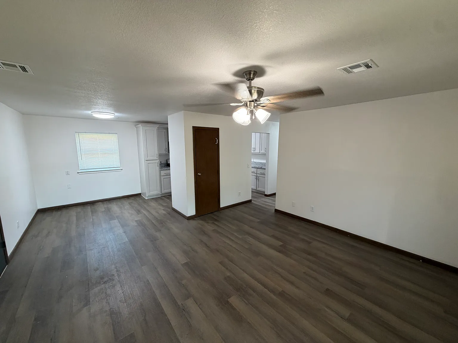 3 bed, 1050 sqft, $1,195 — Photo 4