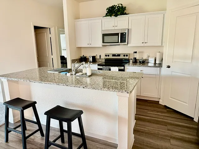 4130 Slow Creek Ct — Photo 2