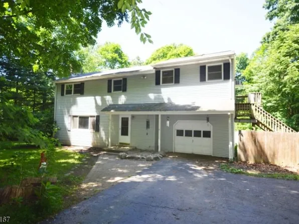 304 Klimas Rd, Branchville, NJ 07826