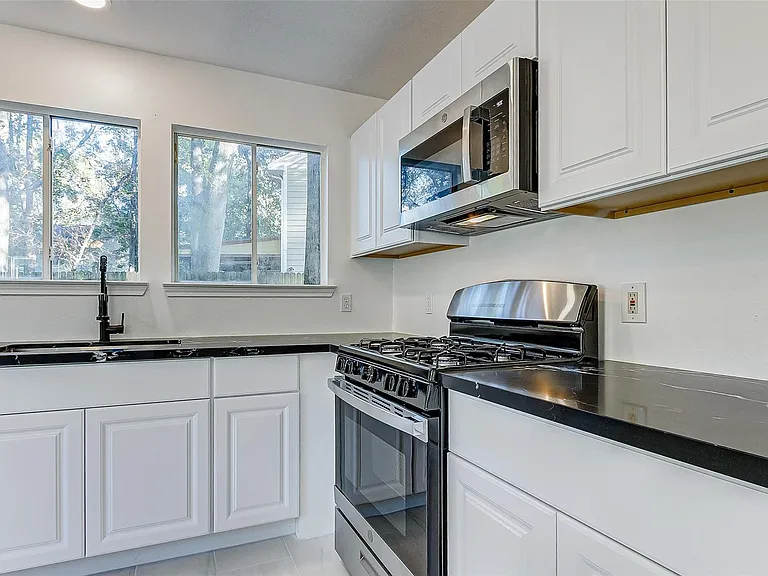 21892 Silver Oak Ct — Photo 19