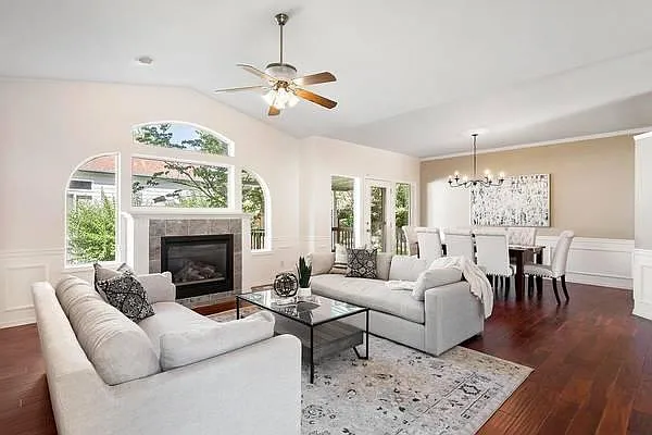 5127 E Glenngrae Ln — Photo 3