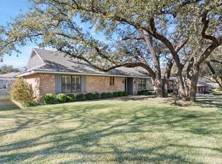 704 Woodland West Dr, Woodway, TX 76712
