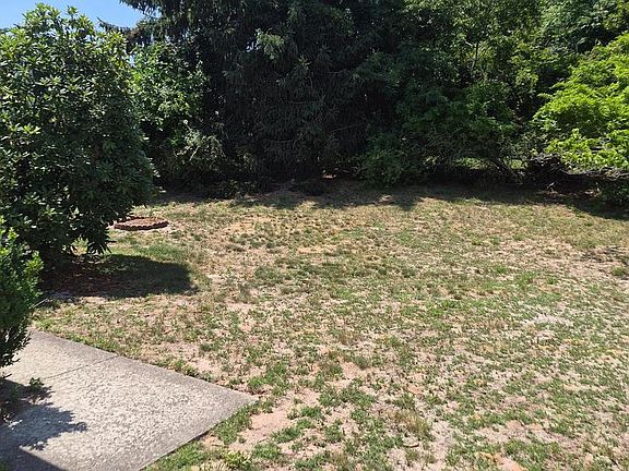 5th image of 70 Franklin Ln