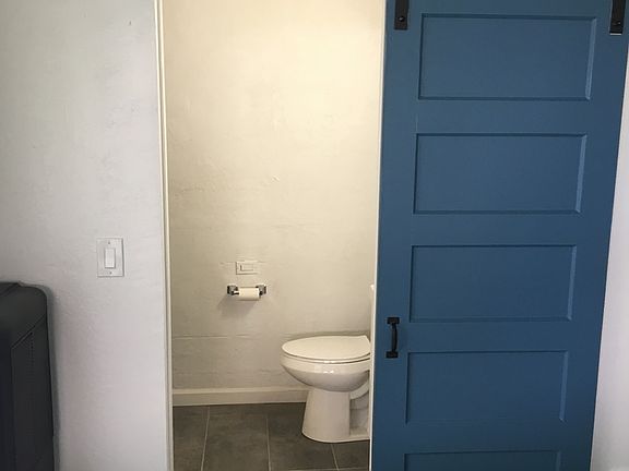 4th image of 420 Carter St APT C