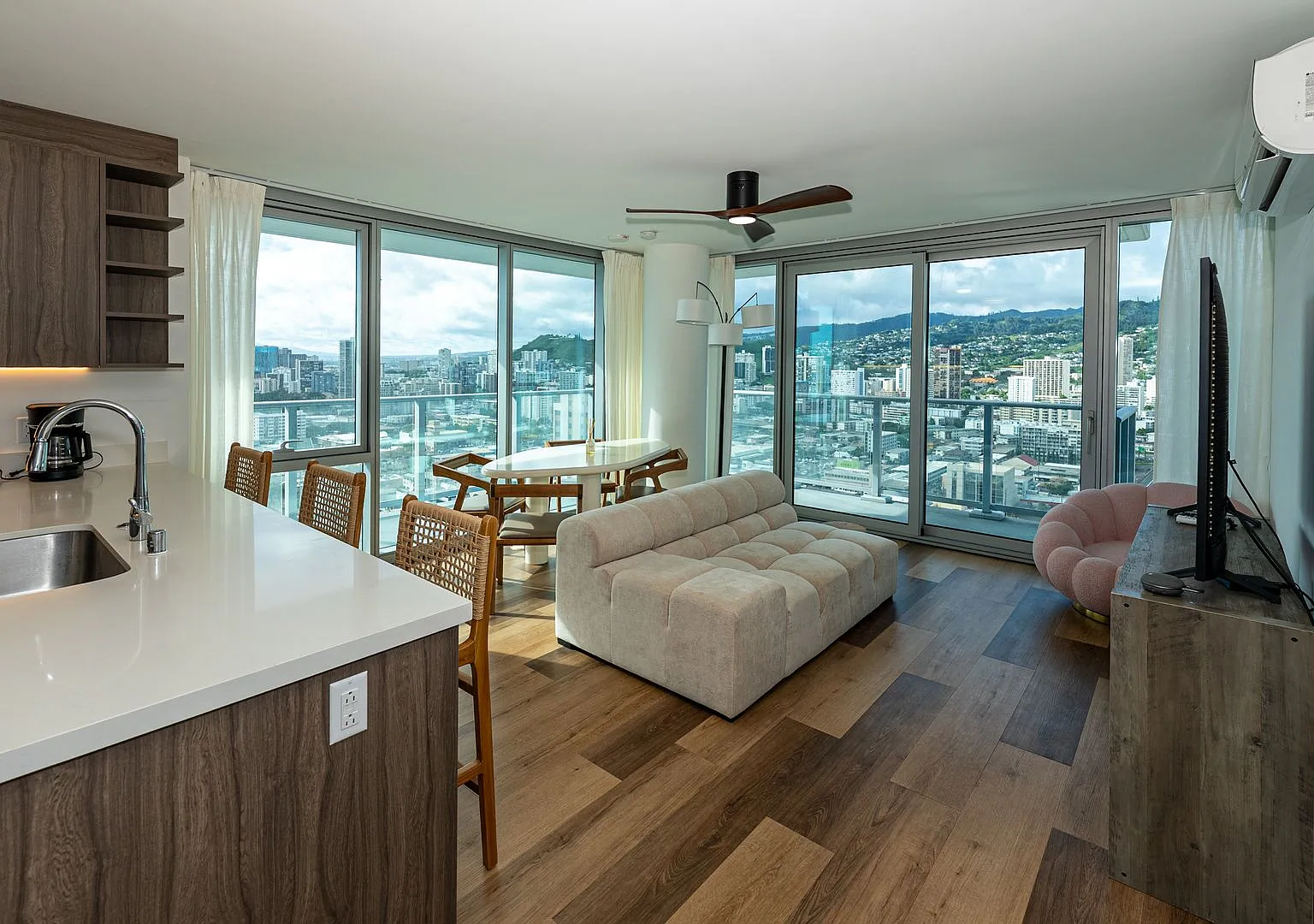 The Park on Keeaumoku | Spacious 3BR Corner Residence with Wraparound Views + 2 Parking — Photo 2