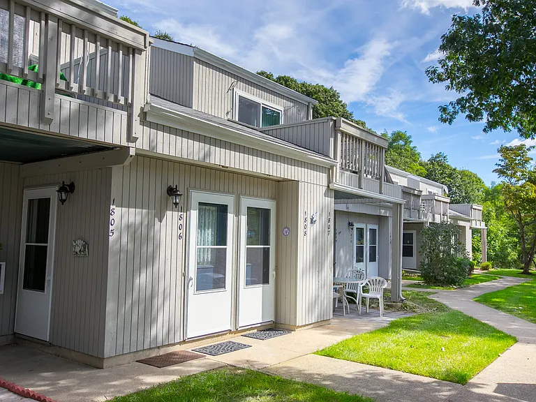Siena Village (62 Years or Older, Income Limits Restrictions Apply) — Photo 29