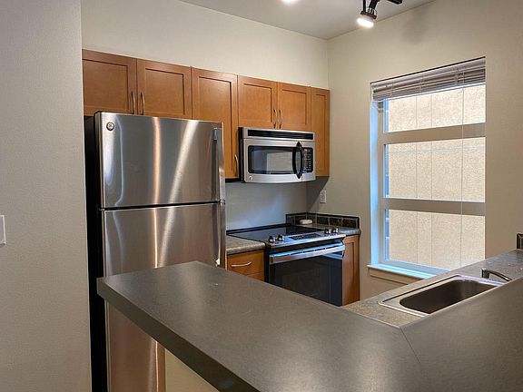 3rd image of 111 108th Ave NE #316
