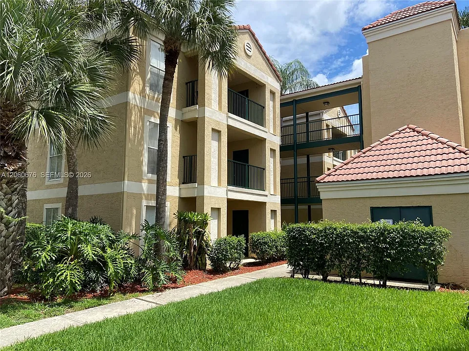 755 Riverside Dr #1316