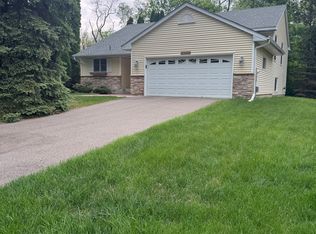 19315 Vine Ridge Rd, Shorewood, MN 55331