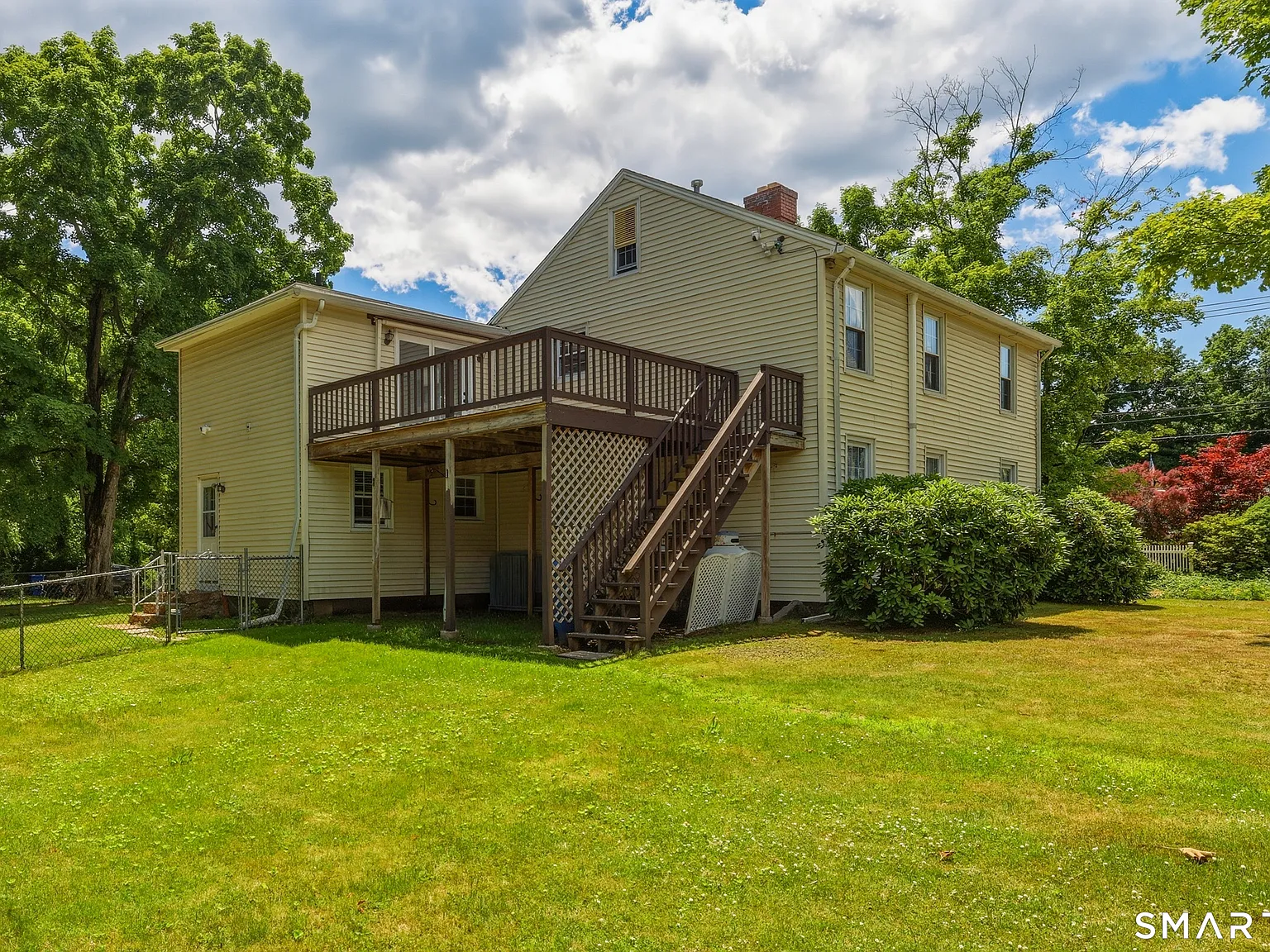 2 bed, 1.0 bath, 2032 sqft, $2,050 — Photo 3