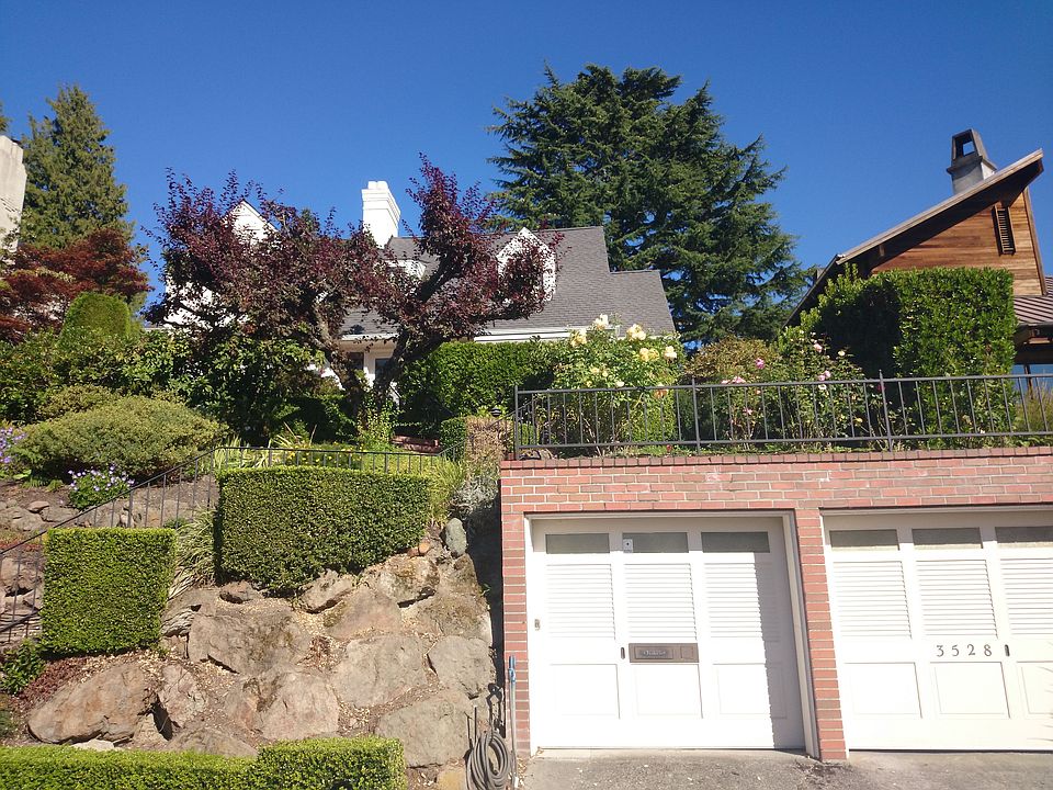 2nd image of 3528 46th Ave NE