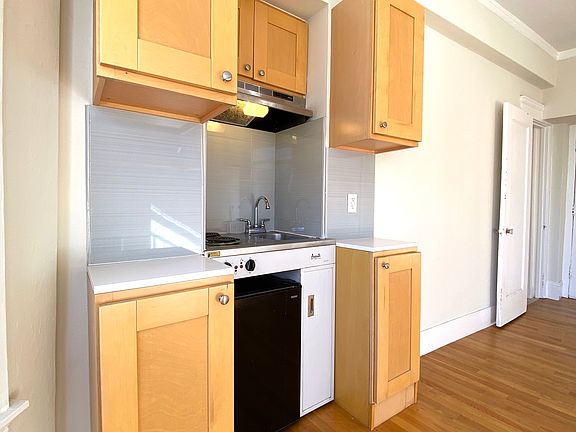 3rd image of 887 Bush St APT 602