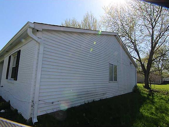 2nd image of 3040 Pawnee Dr