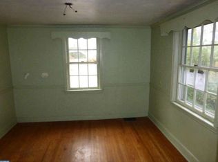 31 Shelburne Rd, Springfield, PA 19064