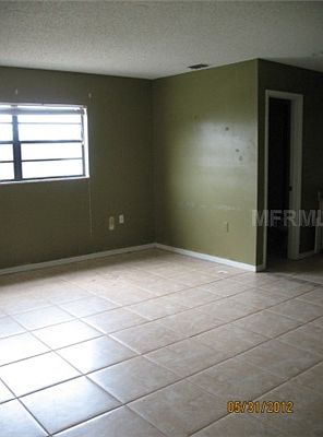 4th image of 8882 Hillsdale Dr