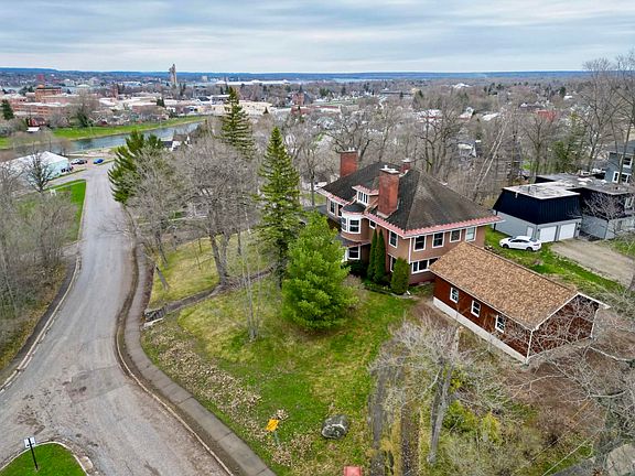 2nd image of 801 Prospect Ave