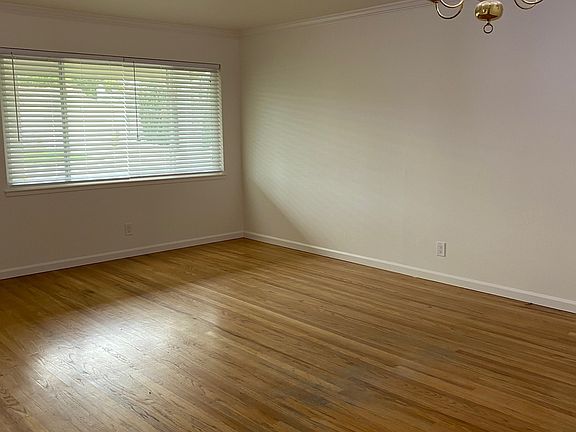 2nd image of 1377 Poe Ln