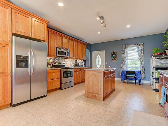 5th image of 925 Edenwood Way