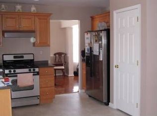 300 Garden View Dr, Thorndale, PA 19372