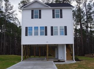 1105 Bombay Dr, Fayetteville, NC 28312