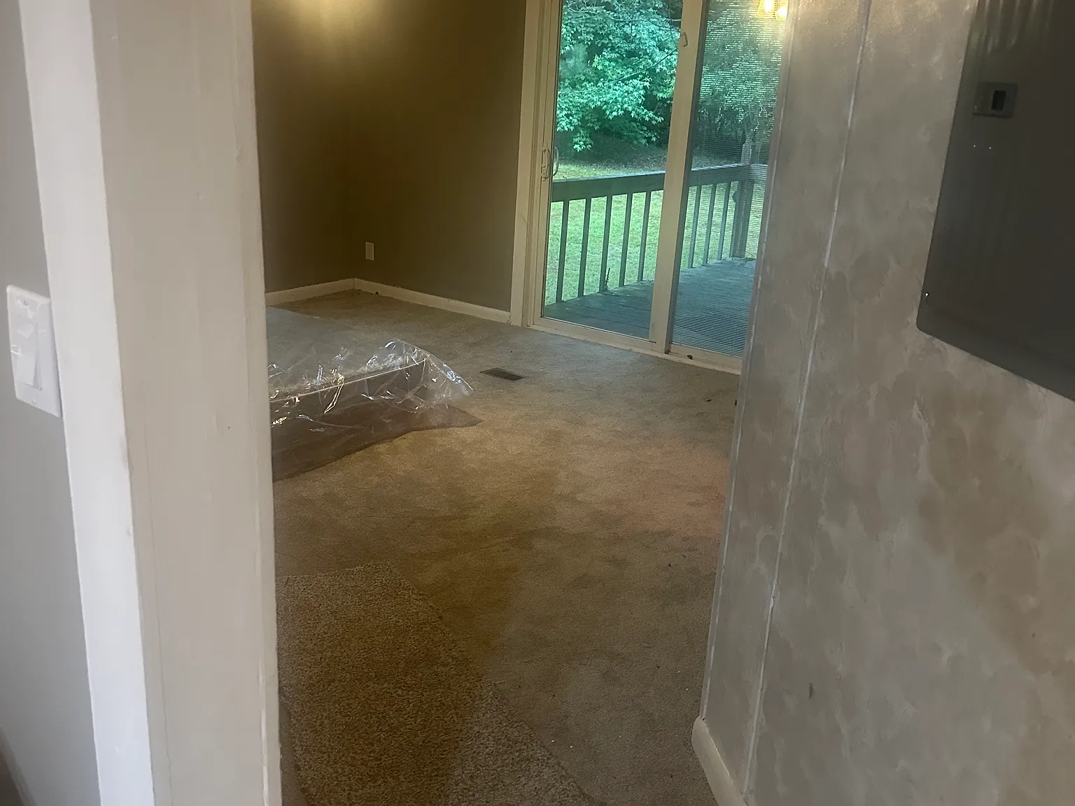 3 bed, 1600 sqft, $1,895 — Photo 2