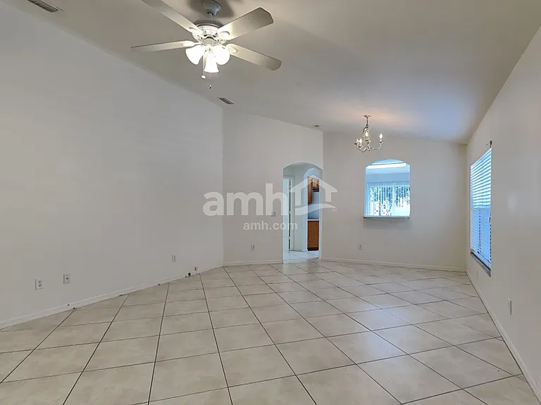 1611 Marsh Wood Dr — Photo 5