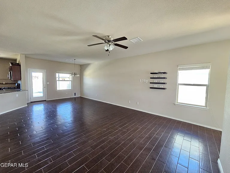 2217 Furtherpoint Pl — Photo 6