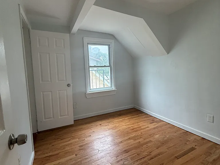 282 Schley St #3L — Photo 2