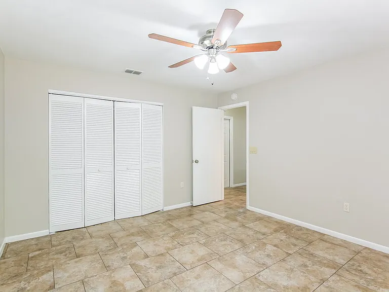 5286 Enfield Ave — Photo 9