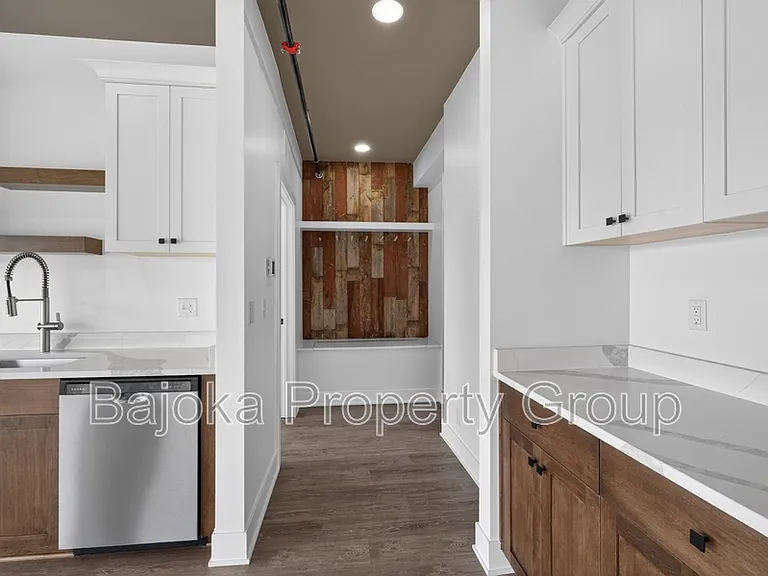 413 W Nine Mile Rd #415 — Photo 13