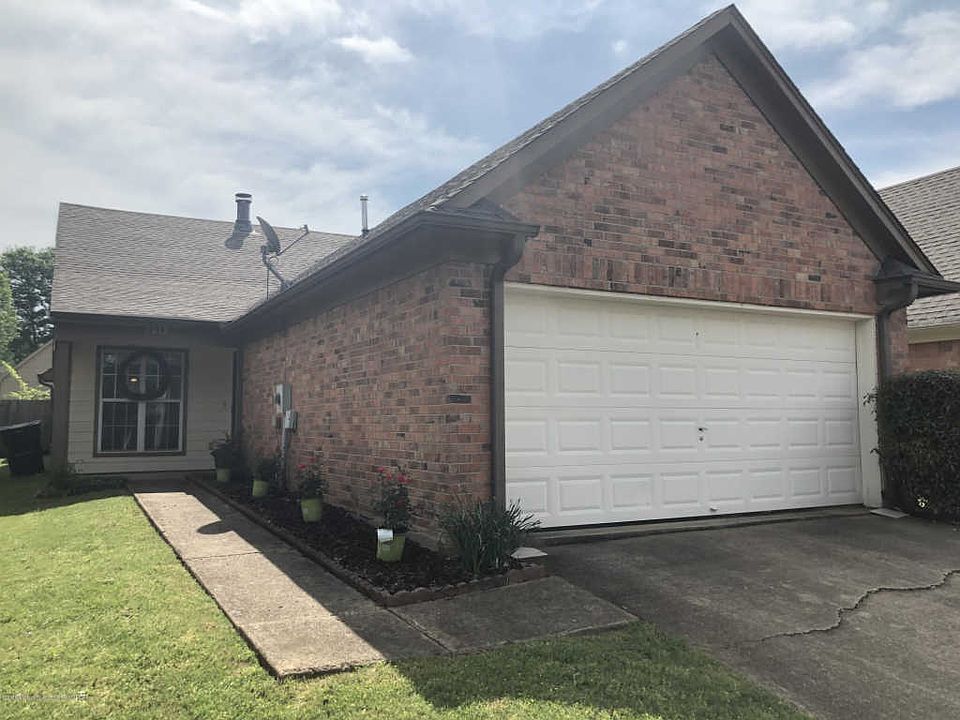 1st image of 7612 Iris Dr