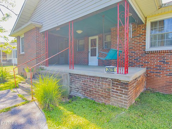 3rd image of 2419 Seymour Ave